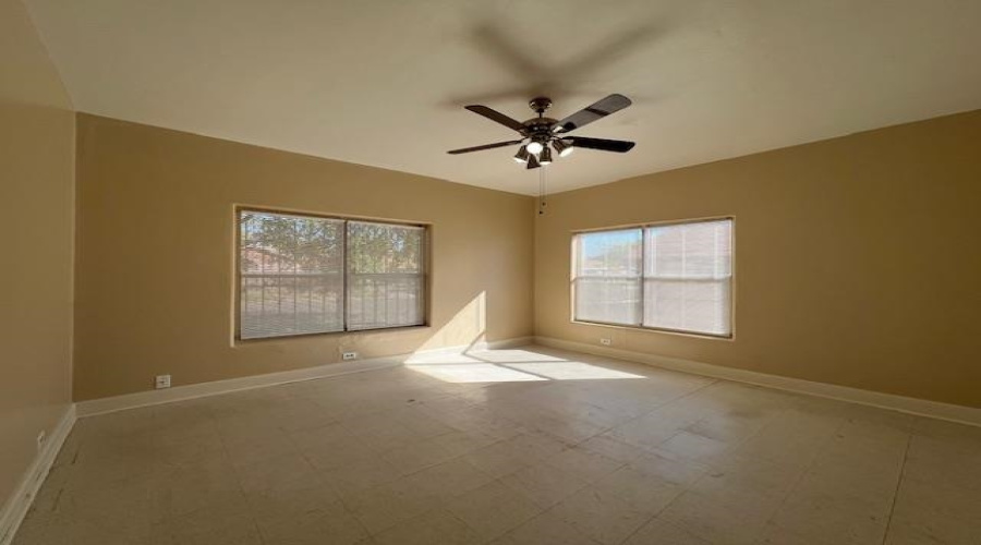 1719 Musser St, Laredo, Texas 78043, 2 Bedrooms Bedrooms, 5 Rooms Rooms,2 BathroomsBathrooms,Residential,For Rent,1719 Musser St,20255015