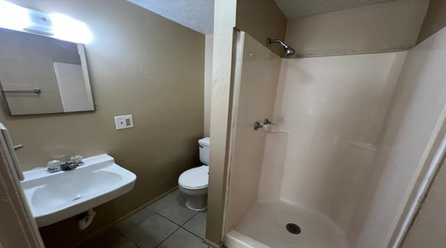 1719 Musser St, Laredo, Texas 78043, 2 Bedrooms Bedrooms, 5 Rooms Rooms,2 BathroomsBathrooms,Residential,For Rent,1719 Musser St,20255015