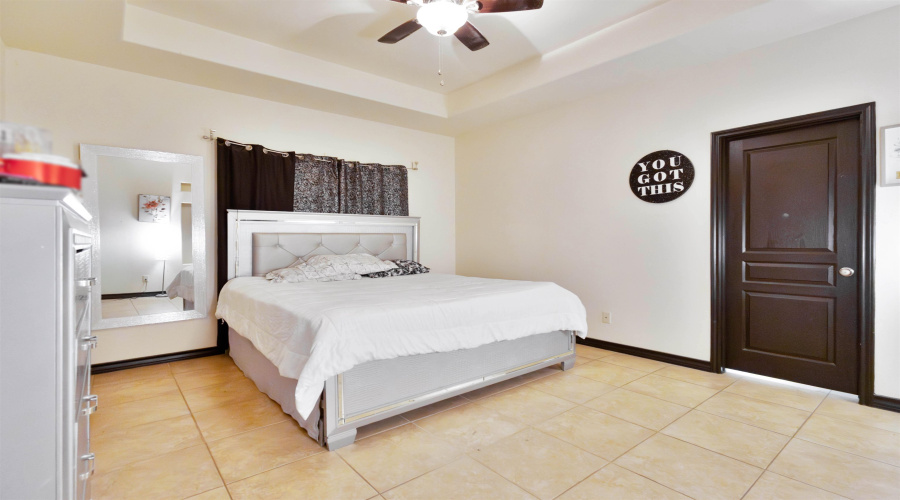 632 Sam Bratton Dr., Laredo, Texas 78046, 3 Bedrooms Bedrooms, 5 Rooms Rooms,2 BathroomsBathrooms,Residential,For Sale,632 Sam Bratton Dr.,20255023