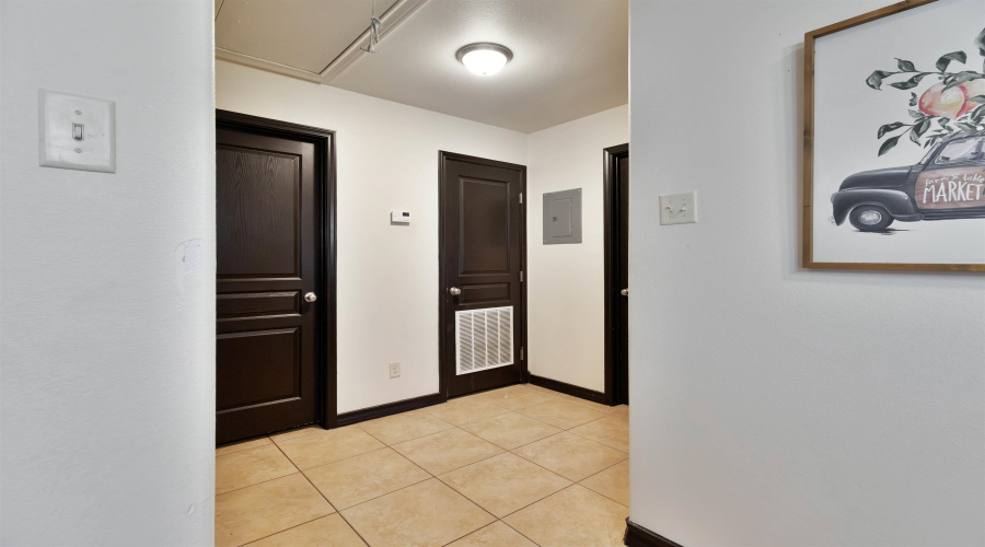 632 Sam Bratton Dr., Laredo, Texas 78046, 3 Bedrooms Bedrooms, 5 Rooms Rooms,2 BathroomsBathrooms,Residential,For Sale,632 Sam Bratton Dr.,20255023