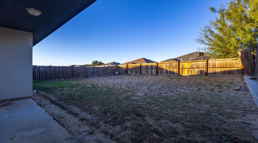 632 Sam Bratton Dr., Laredo, Texas 78046, 3 Bedrooms Bedrooms, 5 Rooms Rooms,2 BathroomsBathrooms,Residential,For Sale,632 Sam Bratton Dr.,20255023