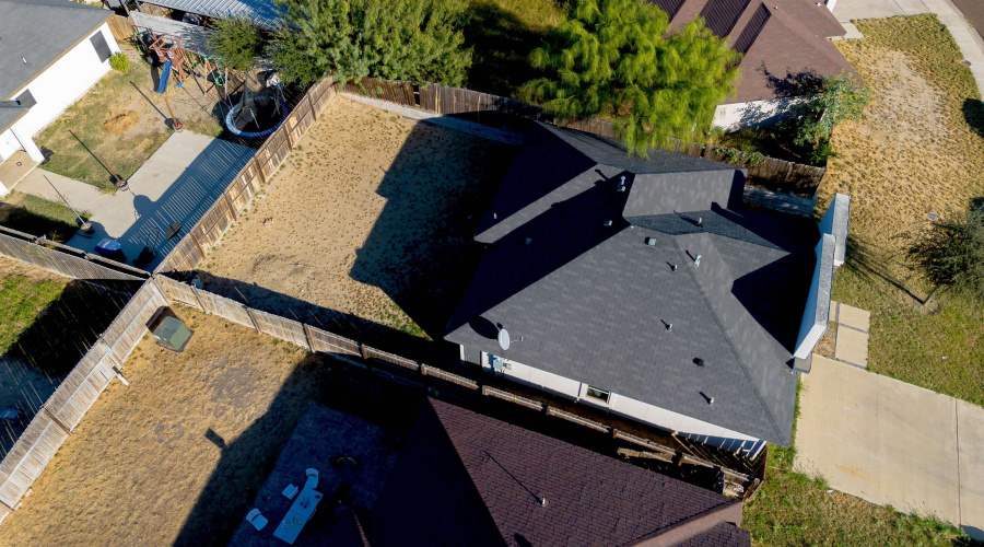 632 Sam Bratton Dr., Laredo, Texas 78046, 3 Bedrooms Bedrooms, 5 Rooms Rooms,2 BathroomsBathrooms,Residential,For Sale,632 Sam Bratton Dr.,20255023