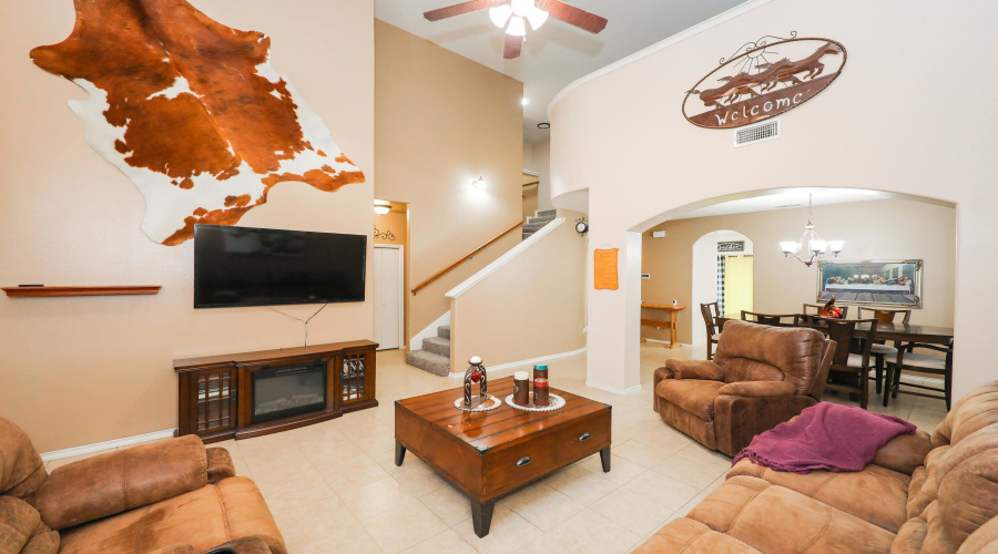 11126 Entrada Lp, Laredo, Texas 78045-7377, 4 Bedrooms Bedrooms, 8 Rooms Rooms,2 BathroomsBathrooms,Residential,For Sale,11126 Entrada Lp,20253587