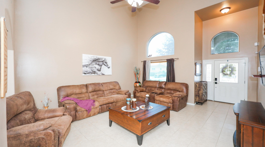 11126 Entrada Lp, Laredo, Texas 78045-7377, 4 Bedrooms Bedrooms, 8 Rooms Rooms,2 BathroomsBathrooms,Residential,For Sale,11126 Entrada Lp,20253587