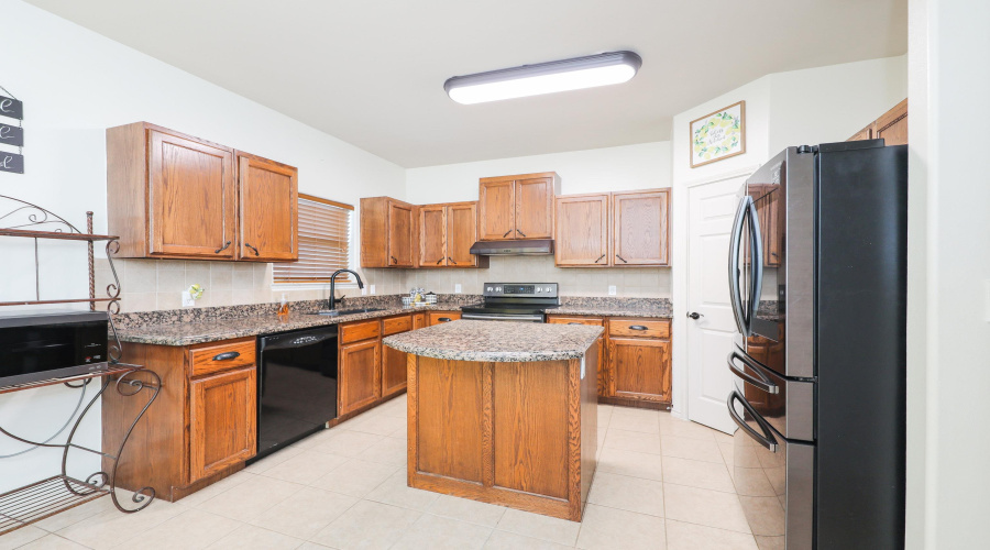 11126 Entrada Lp, Laredo, Texas 78045-7377, 4 Bedrooms Bedrooms, 8 Rooms Rooms,2 BathroomsBathrooms,Residential,For Sale,11126 Entrada Lp,20253587