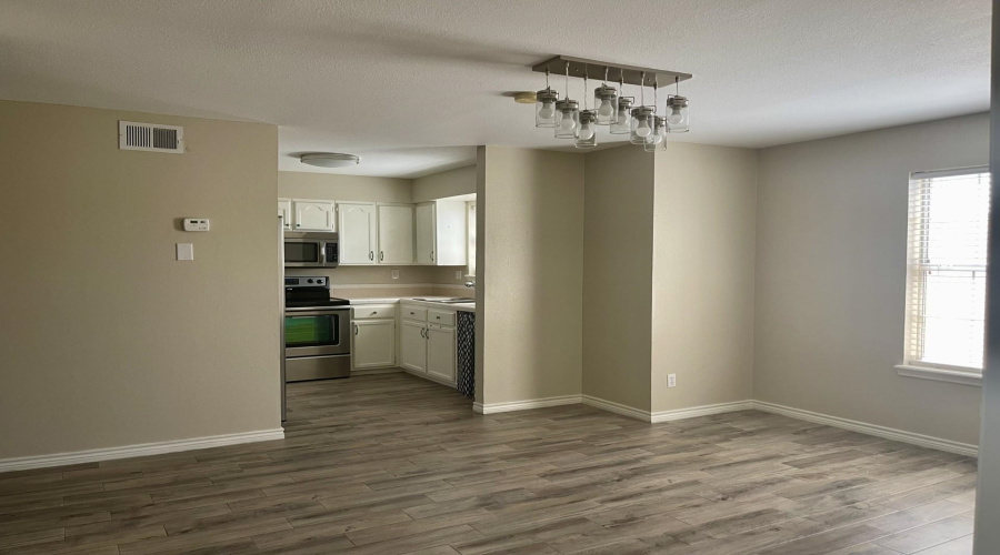 8801 McPherson Rd, Laredo, Texas 78045, 3 Bedrooms Bedrooms, 6 Rooms Rooms,3 BathroomsBathrooms,Residential,For Rent,8801 McPherson Rd,20255027