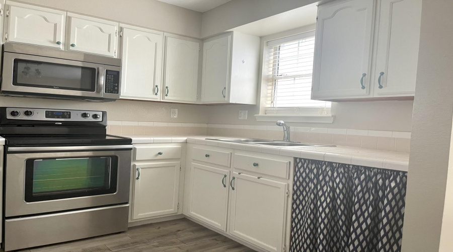 8801 McPherson Rd, Laredo, Texas 78045, 3 Bedrooms Bedrooms, 6 Rooms Rooms,3 BathroomsBathrooms,Residential,For Rent,8801 McPherson Rd,20255027