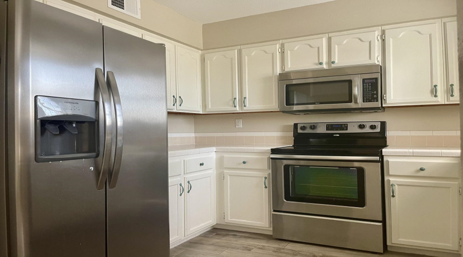 8801 McPherson Rd, Laredo, Texas 78045, 3 Bedrooms Bedrooms, 6 Rooms Rooms,3 BathroomsBathrooms,Residential,For Rent,8801 McPherson Rd,20255027