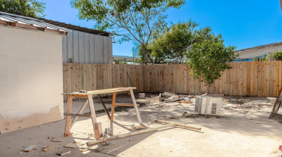 1817 Baltimore St, Laredo, Texas 78041, 2 Bedrooms Bedrooms, 4 Rooms Rooms,1 BathroomBathrooms,Residential,For Sale,1817 Baltimore St,20255031