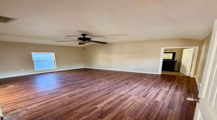 915 Rosario St, Laredo, Texas 78040, 2 Bedrooms Bedrooms, 4 Rooms Rooms,2 BathroomsBathrooms,Residential,For Sale,915 Rosario St,20255032