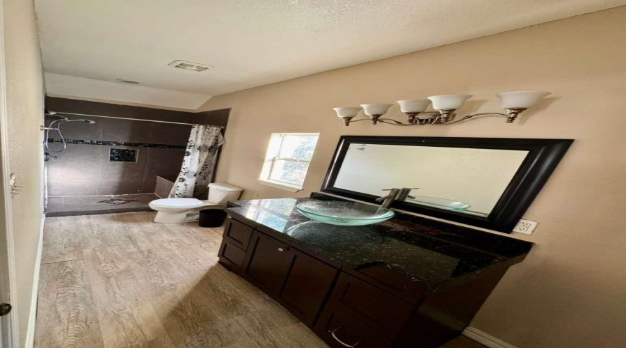 915 Rosario St, Laredo, Texas 78040, 2 Bedrooms Bedrooms, 4 Rooms Rooms,2 BathroomsBathrooms,Residential,For Sale,915 Rosario St,20255032