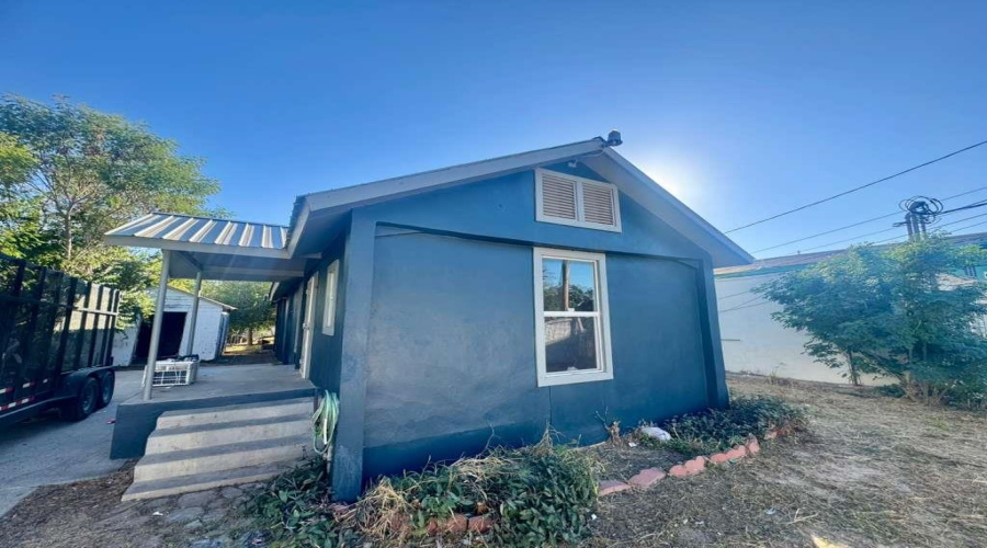 915 Rosario St, Laredo, Texas 78040, 2 Bedrooms Bedrooms, 4 Rooms Rooms,2 BathroomsBathrooms,Residential,For Sale,915 Rosario St,20255032