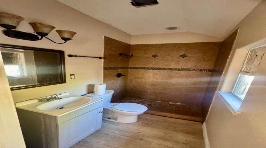 915 Rosario St, Laredo, Texas 78040, 2 Bedrooms Bedrooms, 4 Rooms Rooms,2 BathroomsBathrooms,Residential,For Sale,915 Rosario St,20255032