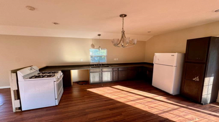 915 Rosario St, Laredo, Texas 78040, 2 Bedrooms Bedrooms, 4 Rooms Rooms,2 BathroomsBathrooms,Residential,For Rent,915 Rosario St,20255034