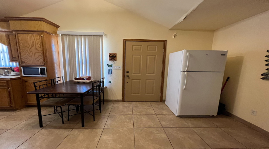 4020 TX State Hwy 16, Zapata, Texas 78076, 2 Bedrooms Bedrooms, 3 Rooms Rooms,2 BathroomsBathrooms,Residential,For Sale,4020 TX State Hwy 16,20244520