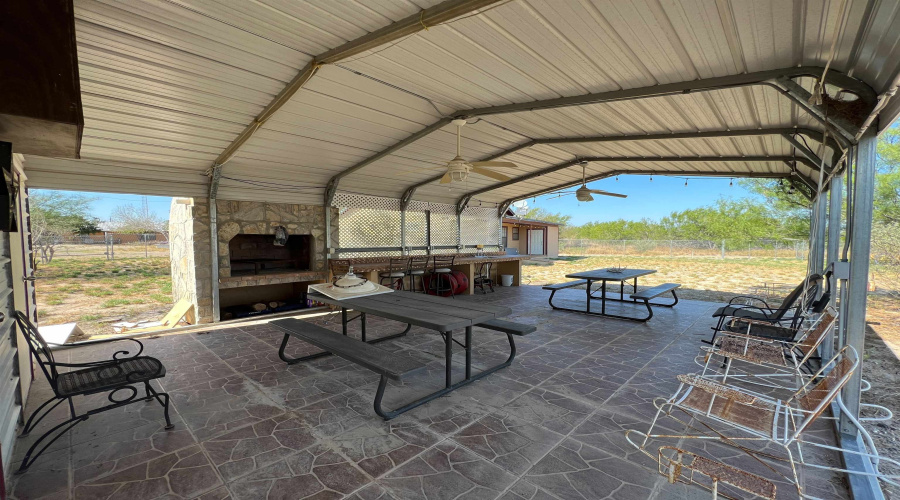 4020 TX State Hwy 16, Zapata, Texas 78076, 2 Bedrooms Bedrooms, 3 Rooms Rooms,2 BathroomsBathrooms,Residential,For Sale,4020 TX State Hwy 16,20244520