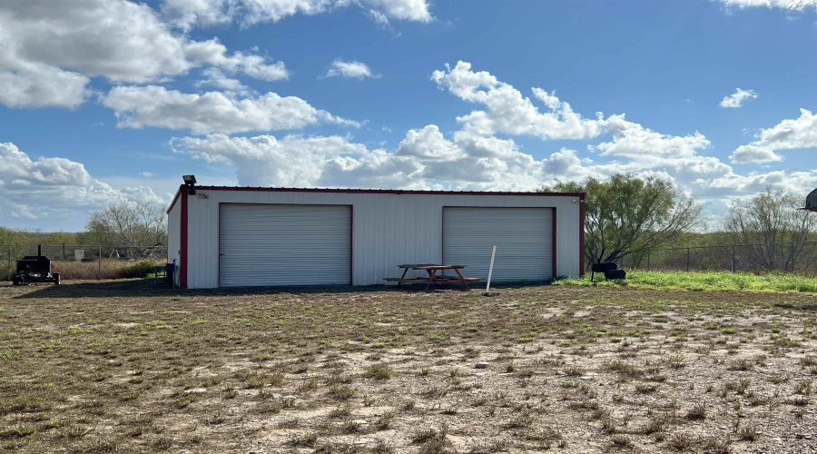 4020 TX State Hwy 16, Zapata, Texas 78076, 2 Bedrooms Bedrooms, 3 Rooms Rooms,2 BathroomsBathrooms,Residential,For Sale,4020 TX State Hwy 16,20244520