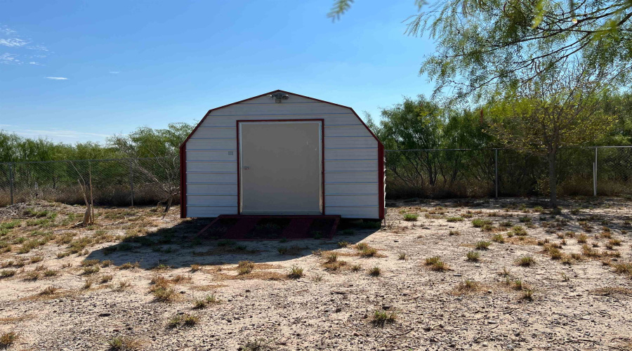 4020 TX State Hwy 16, Zapata, Texas 78076, 2 Bedrooms Bedrooms, 3 Rooms Rooms,2 BathroomsBathrooms,Residential,For Sale,4020 TX State Hwy 16,20244520