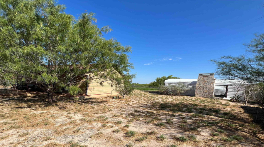 4020 TX State Hwy 16, Zapata, Texas 78076, 2 Bedrooms Bedrooms, 3 Rooms Rooms,2 BathroomsBathrooms,Residential,For Sale,4020 TX State Hwy 16,20244520