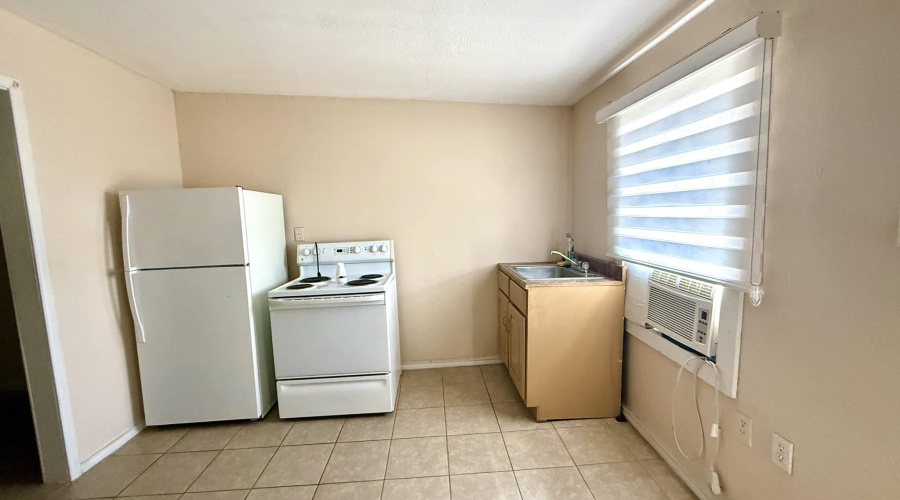 4511 La Brea Ln, Laredo, Texas 78046, 1 Bedroom Bedrooms, 2 Rooms Rooms,1 BathroomBathrooms,Residential,For Sale,4511 La Brea Ln,20255038