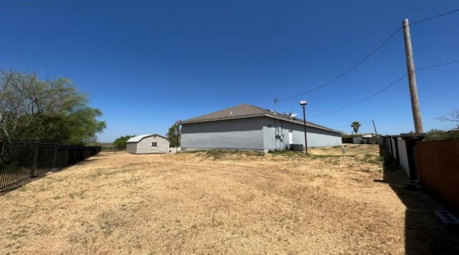 2024 Siesta Ln, Zapata, Texas 78076, 3 Bedrooms Bedrooms, 5 Rooms Rooms,2 BathroomsBathrooms,Residential,For Sale,2024 Siesta Ln,20255040