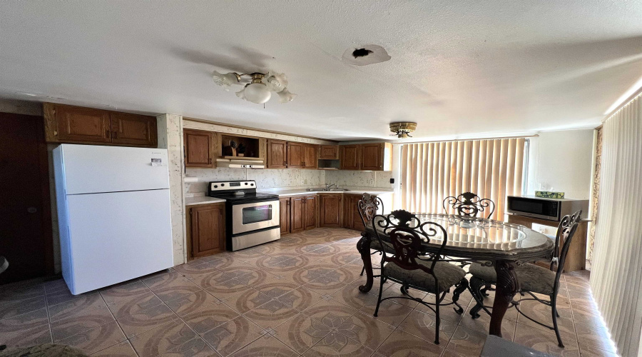 232 Bluff Dr., Zapata, Texas 78076, 3 Bedrooms Bedrooms, 4 Rooms Rooms,2 BathroomsBathrooms,Residential,For Sale,232 Bluff Dr.,20255044