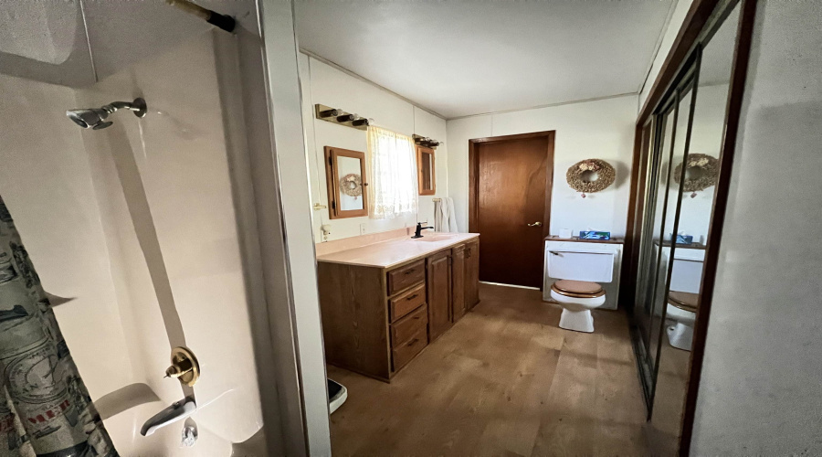 232 Bluff Dr., Zapata, Texas 78076, 3 Bedrooms Bedrooms, 4 Rooms Rooms,2 BathroomsBathrooms,Residential,For Sale,232 Bluff Dr.,20255044