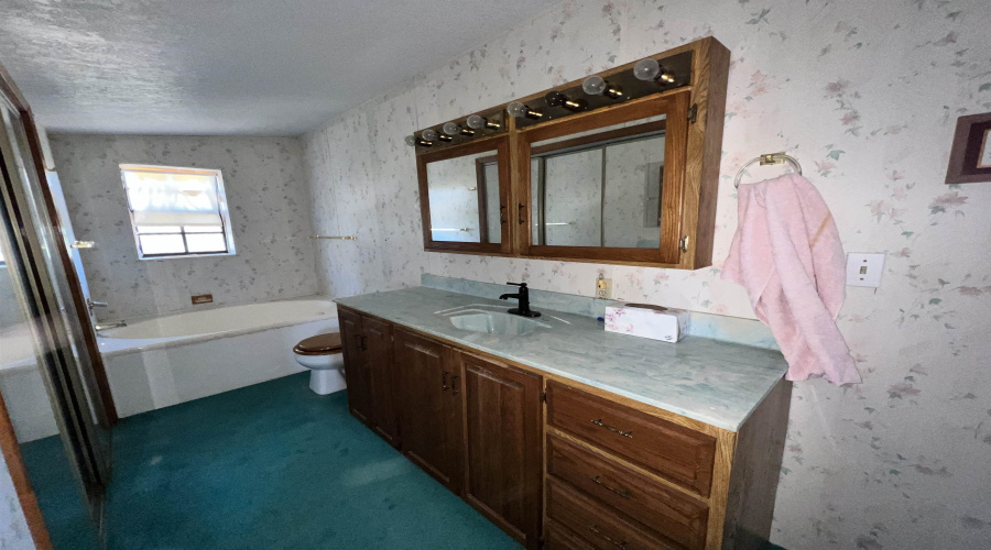 232 Bluff Dr., Zapata, Texas 78076, 3 Bedrooms Bedrooms, 4 Rooms Rooms,2 BathroomsBathrooms,Residential,For Sale,232 Bluff Dr.,20255044