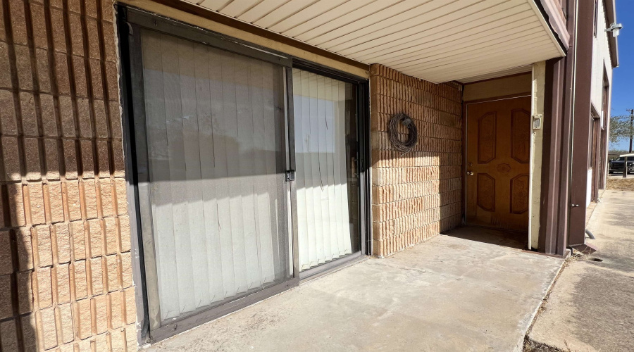 232 Bluff Dr., Zapata, Texas 78076, 3 Bedrooms Bedrooms, 4 Rooms Rooms,2 BathroomsBathrooms,Residential,For Sale,232 Bluff Dr.,20255044