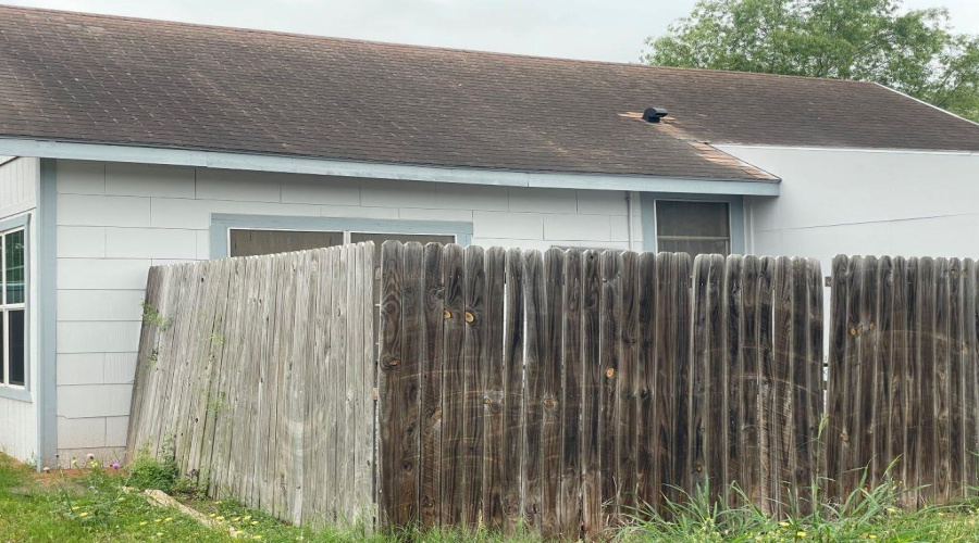 601 E Lucille St, Hebbronville, Texas 78361, 2 Bedrooms Bedrooms, 4 Rooms Rooms,1 BathroomBathrooms,Residential,For Sale,601 E Lucille St,20255047