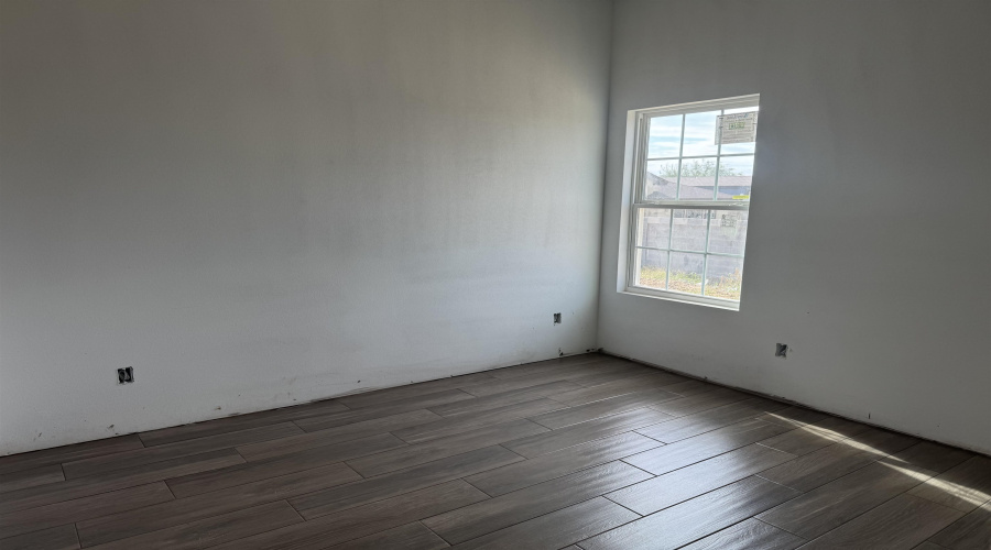 2812 Adamsville, Laredo, Texas 78046, 3 Bedrooms Bedrooms, 5 Rooms Rooms,2 BathroomsBathrooms,Residential,For Sale,2812 Adamsville,20255048