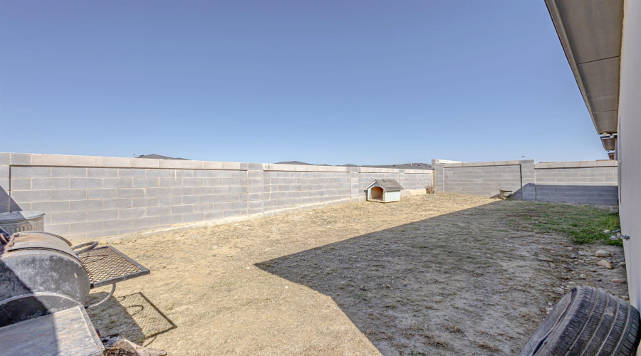 1608 Fresnillo Dr., Laredo, Texas 78046, 4 Bedrooms Bedrooms, 5 Rooms Rooms,2 BathroomsBathrooms,Residential,For Sale,1608 Fresnillo Dr.,20255055