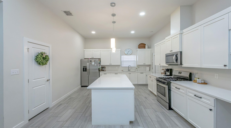 1608 Fresnillo Dr., Laredo, Texas 78046, 4 Bedrooms Bedrooms, 5 Rooms Rooms,2 BathroomsBathrooms,Residential,For Sale,1608 Fresnillo Dr.,20255055