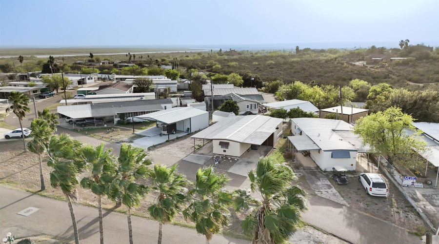 104 Blossum Blvd., ZAPATA, Texas 78076, 2 Bedrooms Bedrooms, 4 Rooms Rooms,1 BathroomBathrooms,Residential,For Sale,104 Blossum Blvd.,20255056