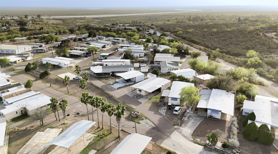 104 Blossum Blvd., ZAPATA, Texas 78076, 2 Bedrooms Bedrooms, 4 Rooms Rooms,1 BathroomBathrooms,Residential,For Sale,104 Blossum Blvd.,20255056