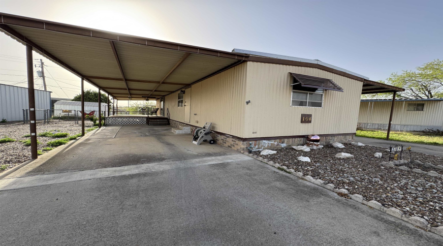 104 Blossum Blvd., ZAPATA, Texas 78076, 2 Bedrooms Bedrooms, 4 Rooms Rooms,1 BathroomBathrooms,Residential,For Sale,104 Blossum Blvd.,20255056