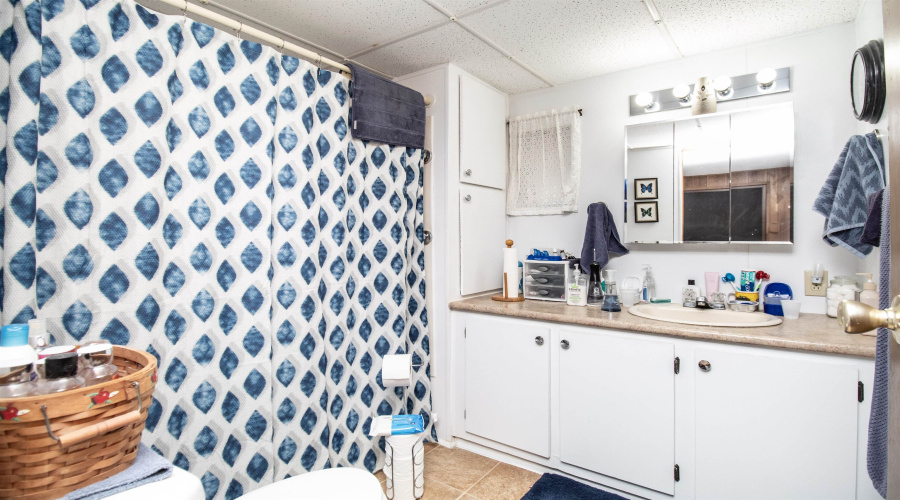 104 Blossum Blvd., ZAPATA, Texas 78076, 2 Bedrooms Bedrooms, 4 Rooms Rooms,1 BathroomBathrooms,Residential,For Sale,104 Blossum Blvd.,20255056