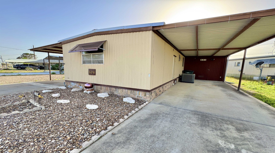 104 Blossum Blvd., ZAPATA, Texas 78076, 2 Bedrooms Bedrooms, 4 Rooms Rooms,1 BathroomBathrooms,Residential,For Sale,104 Blossum Blvd.,20255056