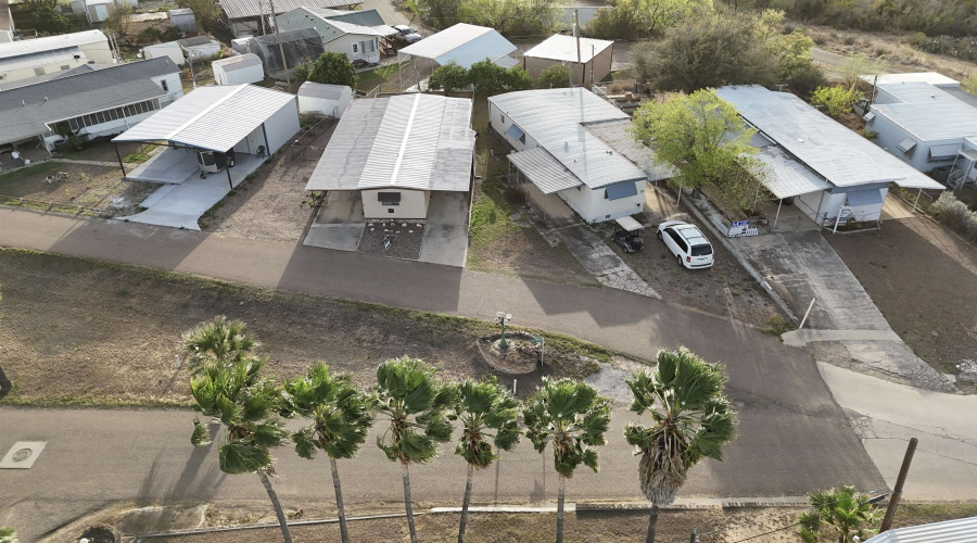 104 Blossum Blvd., ZAPATA, Texas 78076, 2 Bedrooms Bedrooms, 4 Rooms Rooms,1 BathroomBathrooms,Residential,For Sale,104 Blossum Blvd.,20255056