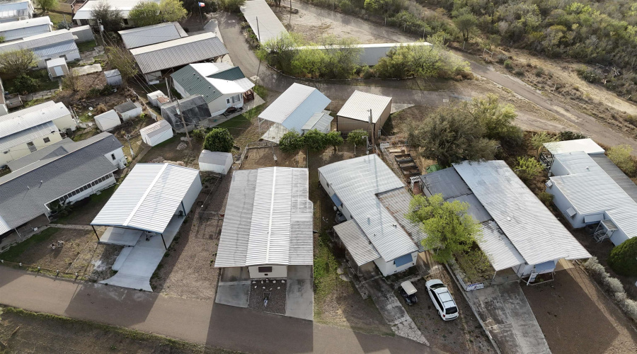 104 Blossum Blvd., ZAPATA, Texas 78076, 2 Bedrooms Bedrooms, 4 Rooms Rooms,1 BathroomBathrooms,Residential,For Sale,104 Blossum Blvd.,20255056