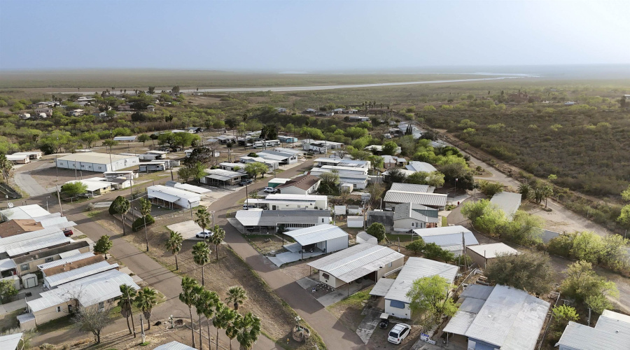 104 Blossum Blvd., ZAPATA, Texas 78076, 2 Bedrooms Bedrooms, 4 Rooms Rooms,1 BathroomBathrooms,Residential,For Sale,104 Blossum Blvd.,20255056