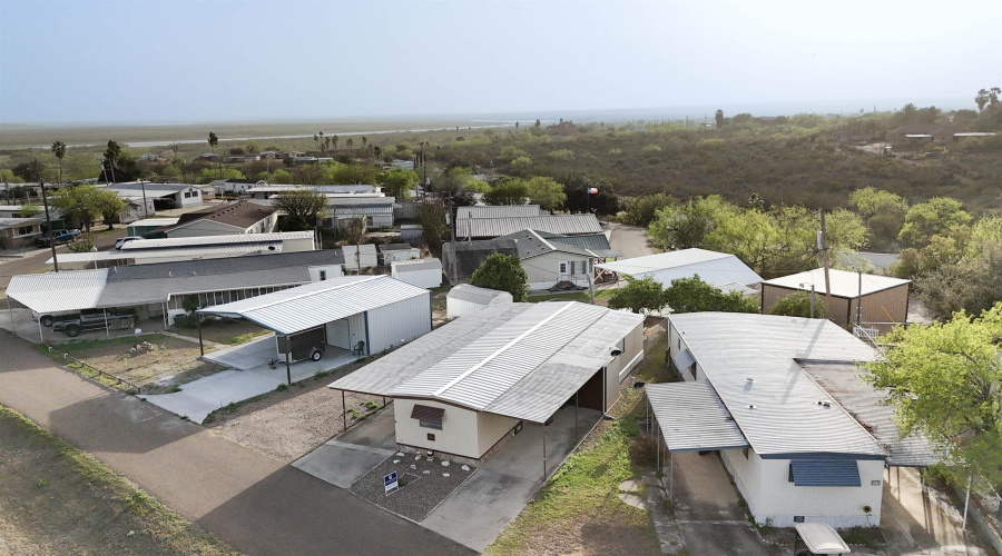 104 Blossum Blvd., ZAPATA, Texas 78076, 2 Bedrooms Bedrooms, 4 Rooms Rooms,1 BathroomBathrooms,Residential,For Sale,104 Blossum Blvd.,20255056