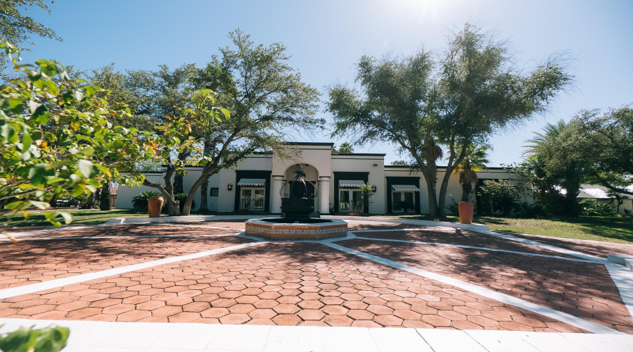 415 Merlin Rd, LAREDO, Texas 78041-2835, 5 Bedrooms Bedrooms, 14 Rooms Rooms,5 BathroomsBathrooms,Residential,For Rent,415 Merlin Rd,20255058