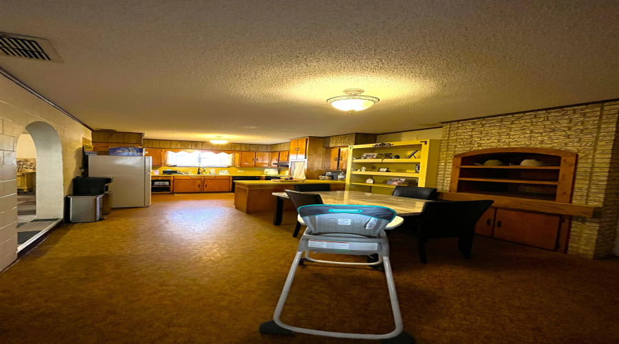 1205 W Harald, Hebbronville, Texas 78361-2313, 3 Bedrooms Bedrooms, 6 Rooms Rooms,3 BathroomsBathrooms,Residential,For Sale,1205 W Harald,20255060