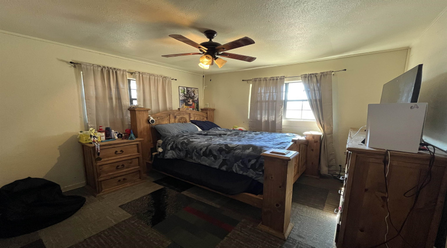 1205 W Harald, Hebbronville, Texas 78361-2313, 3 Bedrooms Bedrooms, 6 Rooms Rooms,2 BathroomsBathrooms,Residential,For Sale,1205 W Harald,20255060