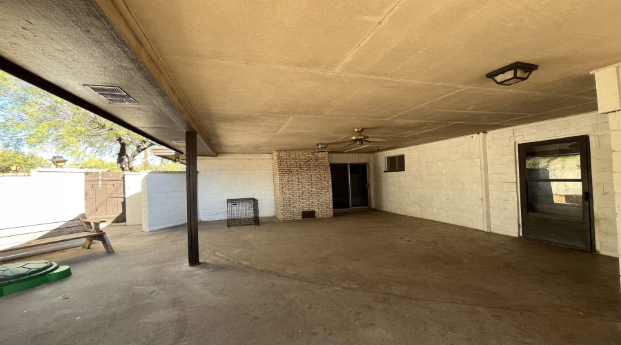 1205 W Harald, Hebbronville, Texas 78361-2313, 3 Bedrooms Bedrooms, 6 Rooms Rooms,2 BathroomsBathrooms,Residential,For Sale,1205 W Harald,20255060