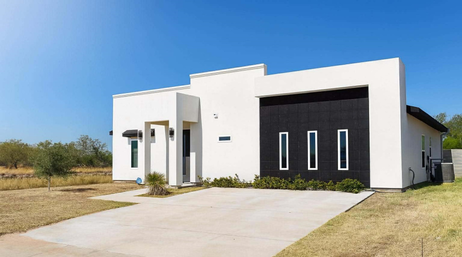 602 Bluebeard Ct., Laredo, Texas 78046, 3 Bedrooms Bedrooms, 4 Rooms Rooms,2 BathroomsBathrooms,Residential,For Sale,602 Bluebeard Ct.,20255063