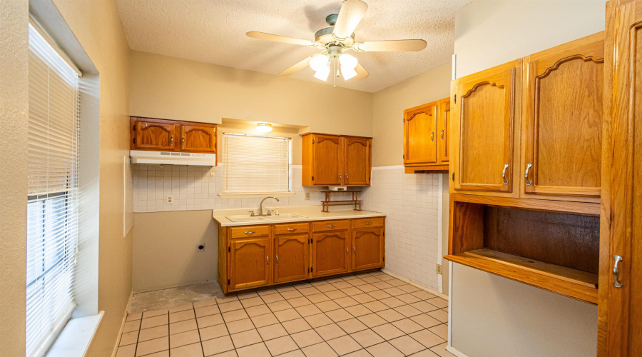 2006 Piedra China St, Laredo, Texas 78043, 4 Bedrooms Bedrooms, 7 Rooms Rooms,4 BathroomsBathrooms,Residential,For Sale,2006 Piedra China St,20255065