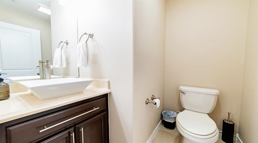 6010 Maryam Dr., Laredo, Texas 78041, 4 Bedrooms Bedrooms, 6 Rooms Rooms,2 BathroomsBathrooms,Residential,For Sale,6010 Maryam Dr.,20255067