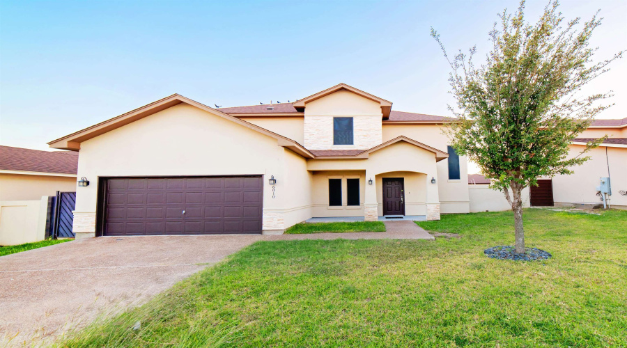 6010 Maryam Dr., Laredo, Texas 78041, 4 Bedrooms Bedrooms, 6 Rooms Rooms,2 BathroomsBathrooms,Residential,For Sale,6010 Maryam Dr.,20255067